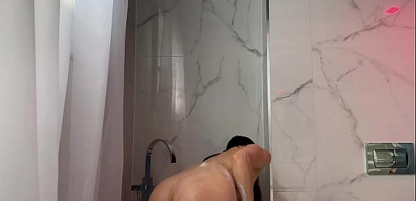  Brunette Masturbate Pussy Vibrator and Intensive Orgasm in the Shower